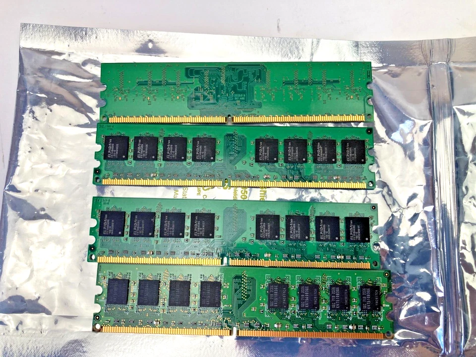 Elpida & Samsung 1GB 2Rx8 PC2-5300U-555 DDR2-667 Desktop RAM Memory - Image 2 of 4