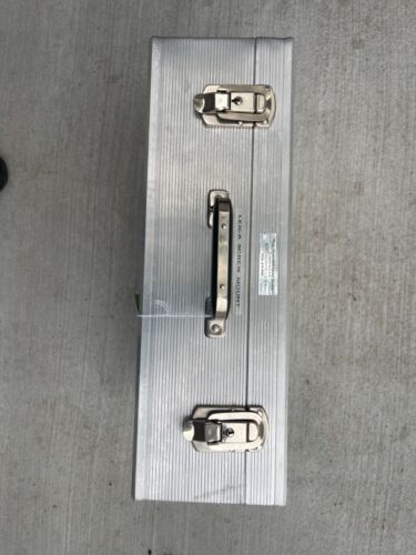 Aluminum Carrying Hard Case 18 1/4 X 14 1/4 X 6 - Picture 5 of 12