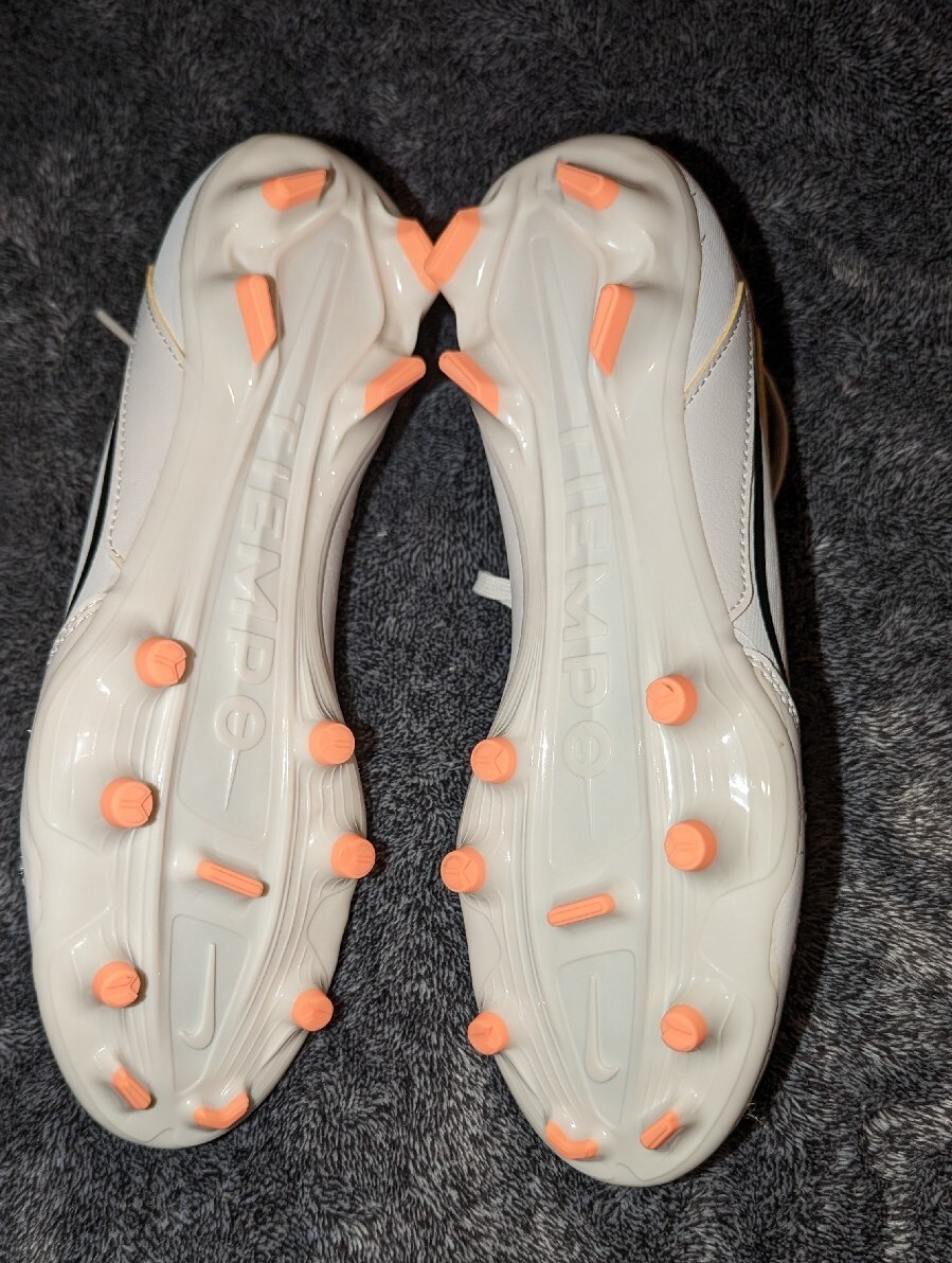 Nike Tiempo Legend 9 Club MG Soccer Cleats DA1176-002 Men display picture 1