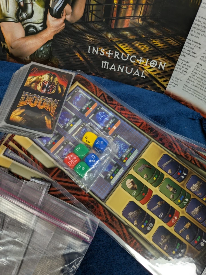 FFG DOOM El Juego de Mesa 1ª Edición COMPLETO Cartas Funda Terror Estrategia Foto 4 de 4