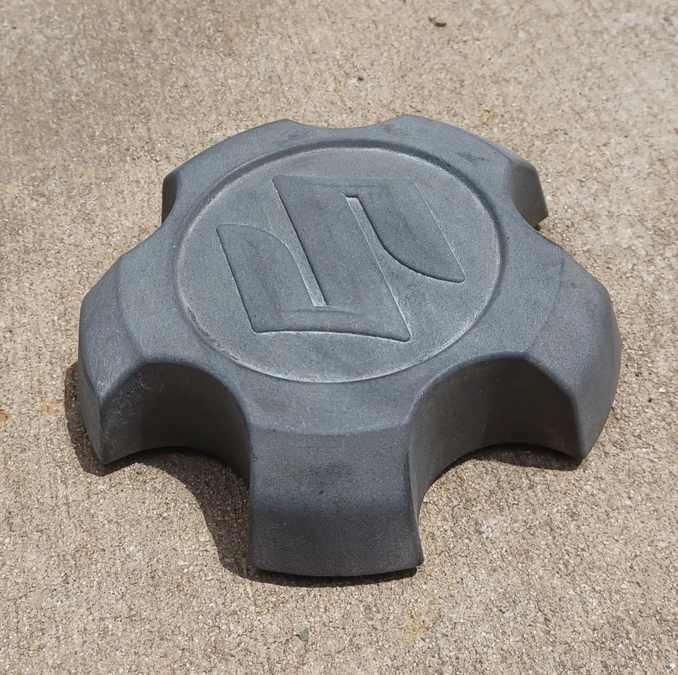 Tapa central Suzuki Grand Vitara, negra, 2006-2013 número de pieza PA66 GF30 01 Foto 2 de 3