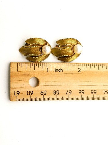 Pendientes de lino de hojas de oro y perlas vintage con clip - Imagen 15 de 16