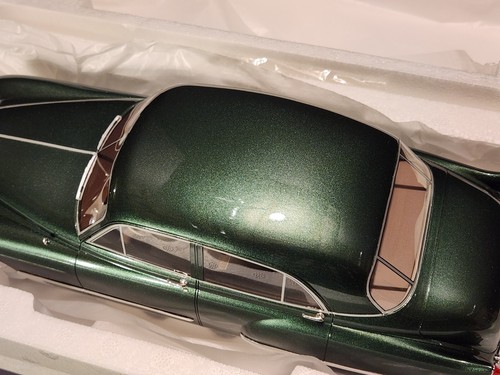 CMF 1949 Cadillac Series 62 Touring Sedan 1/18 Resin Model - Green, MIB #18000 - Picture 9 of 15