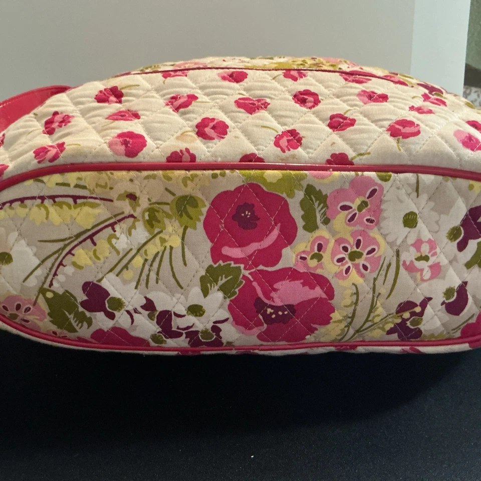 Bolso de Mano Vera Bradley Make Me Rubor Patrón Retirado Rosa Verde Floral Acolchado Cartera Foto 3 de 4