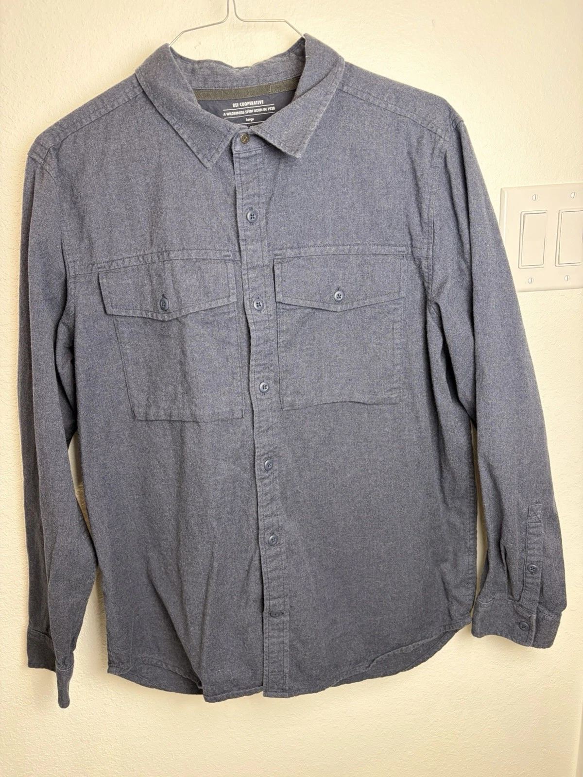 REI Co-op Men’s Large Gray Long Sleeve Button Up Shirt Cotton Outdoor Hiking
Opens in a new window o