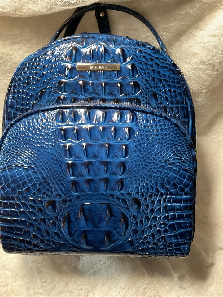 Mochila de cuero en relieve Brahmin Chelcy azul zafiro cocodrilo nueva con etiquetas