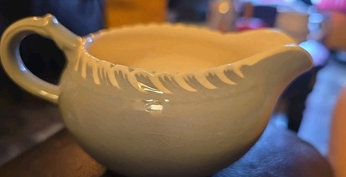 Harker Ware 1840 Pottery Gadroon Corinthian Creamer Green. Chesterton Pate sur P - Picture 1 of 3