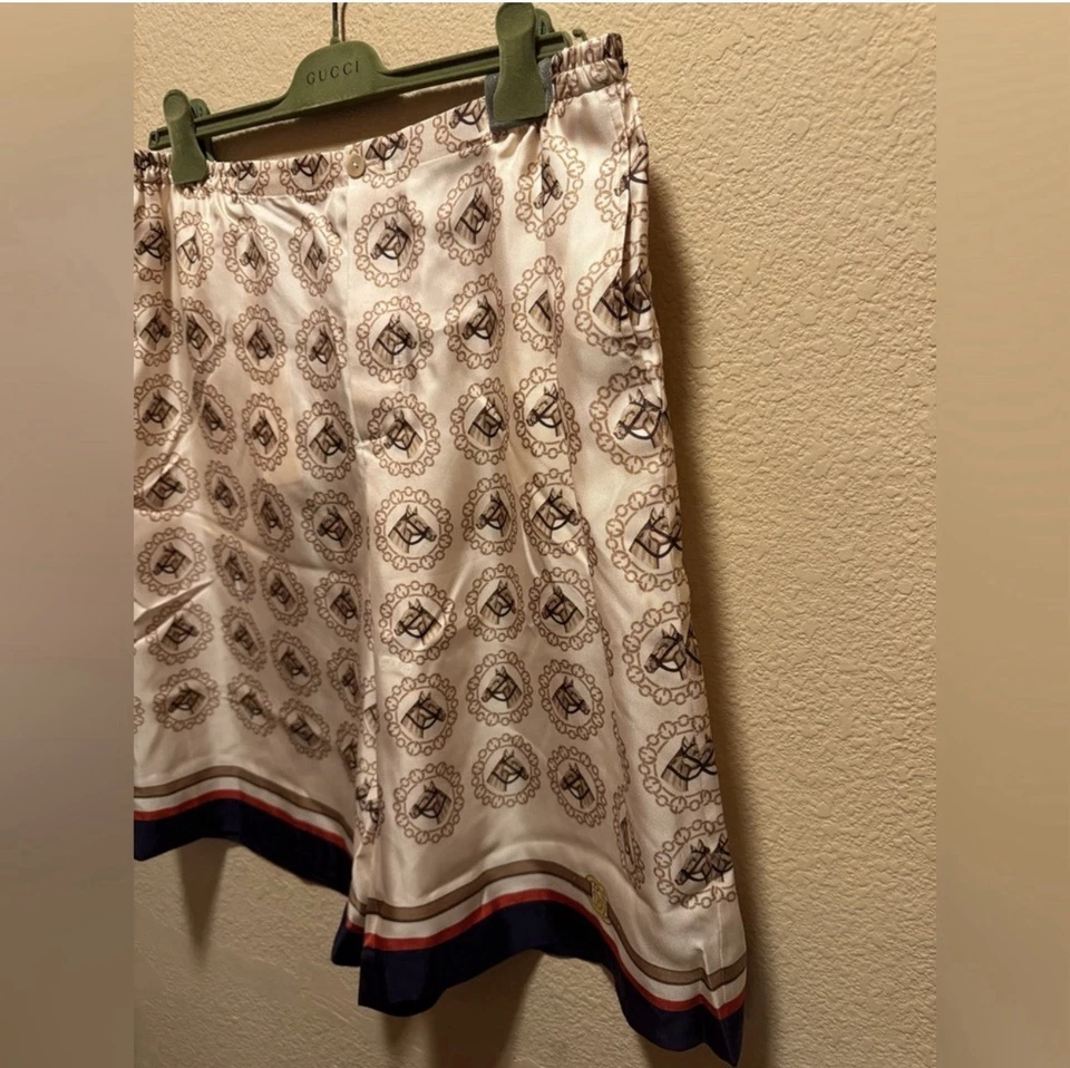 New Gucci GG Horse Logo Silk Shorts Size 54 / US L / Waist 34 - 38 - Image 4 of 4