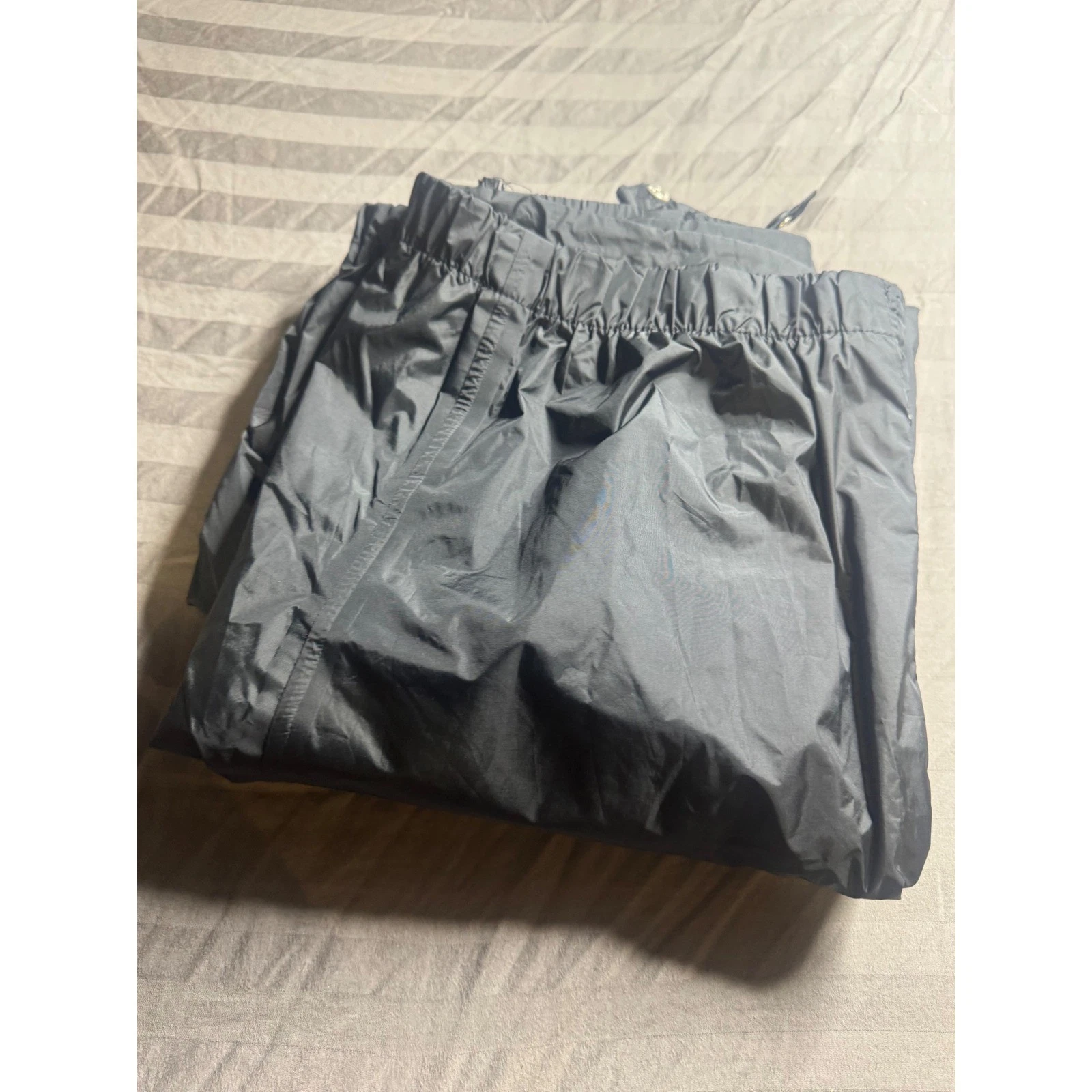 REI Gore-Tex Rain Pants Mens Large Black Waterproof Full Side Zip Hiking Outdoor
Opens in a new wind