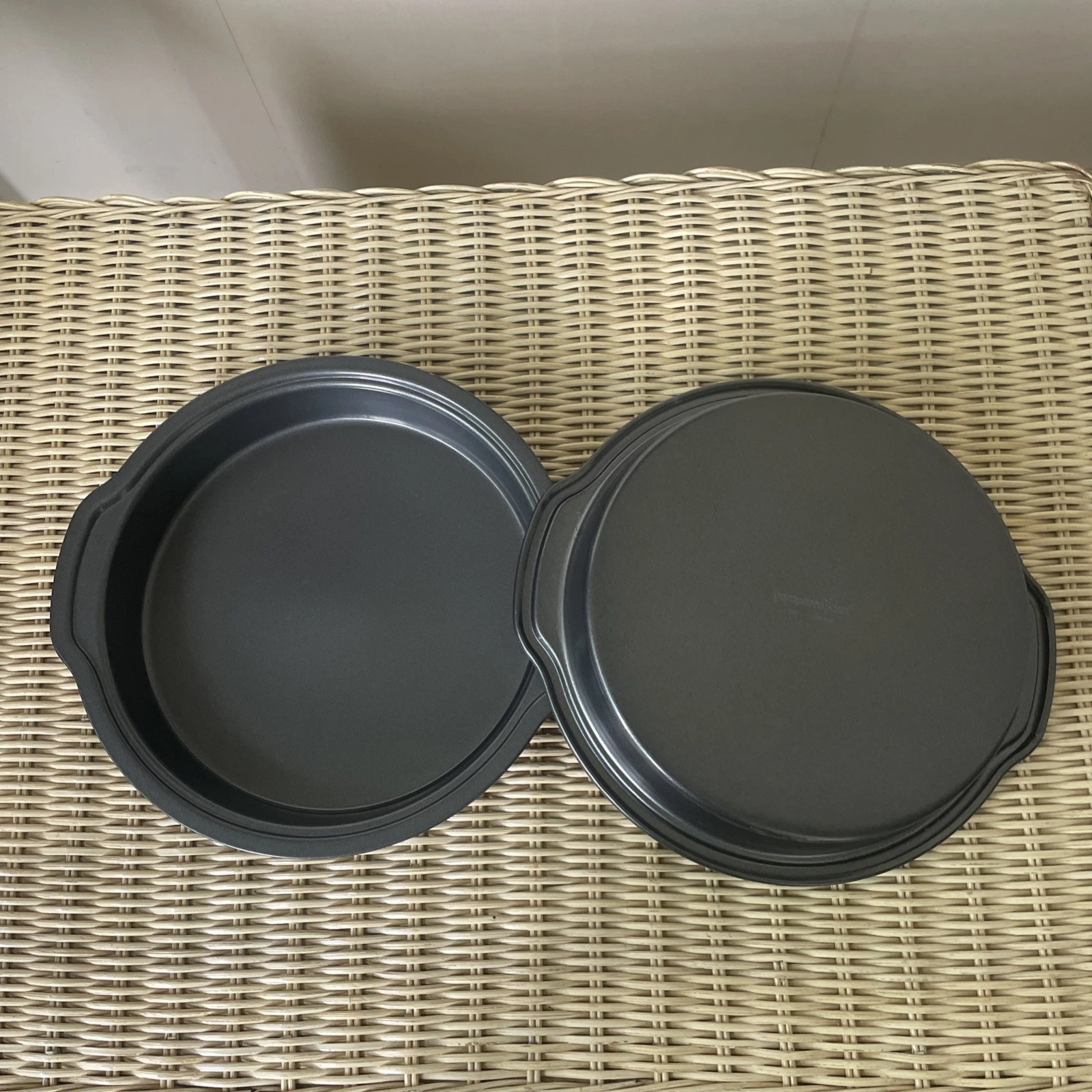 Set of 2 PAMPERED CHEF 8" Round Non-Stick CAKE PANS NEW!