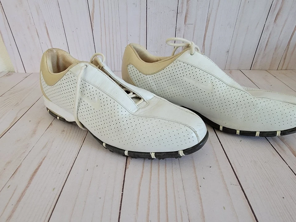Zapatos de golf Nike Air para mujer blancos 313470-121 talla US 9 rendimiento deportivo con cordones Foto 3 de 4
