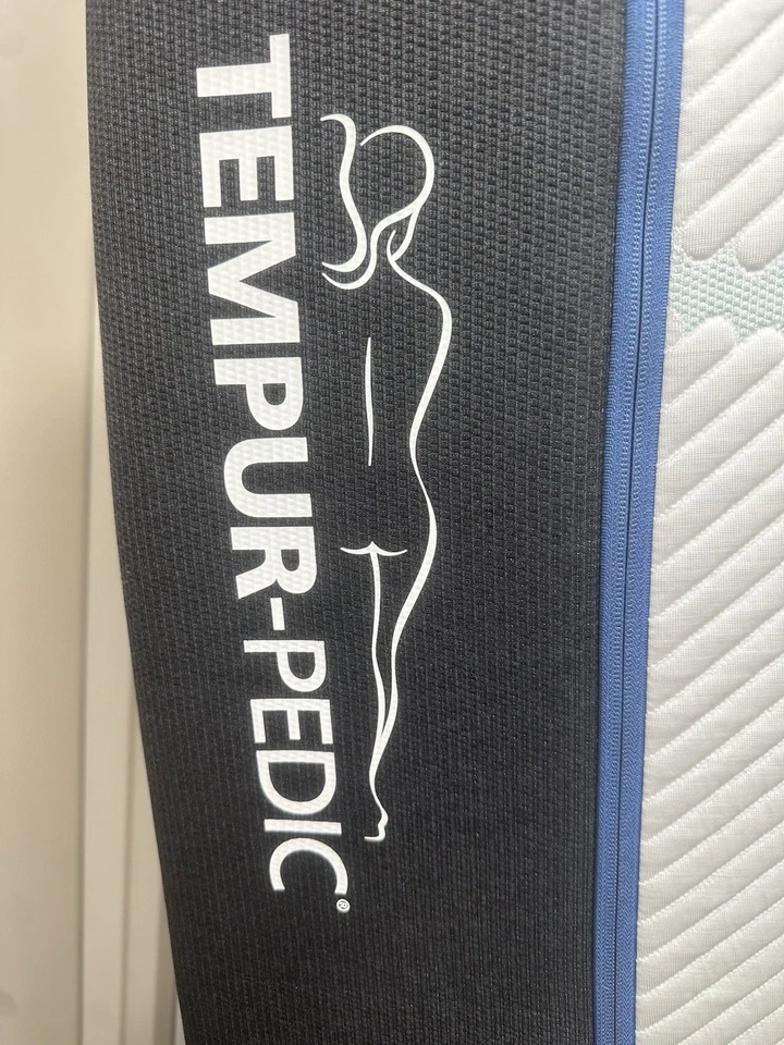 Tempurpedic ProAdapt Soft King Mattress Pro Adapt Used Great Condition - Image 2 of 4
