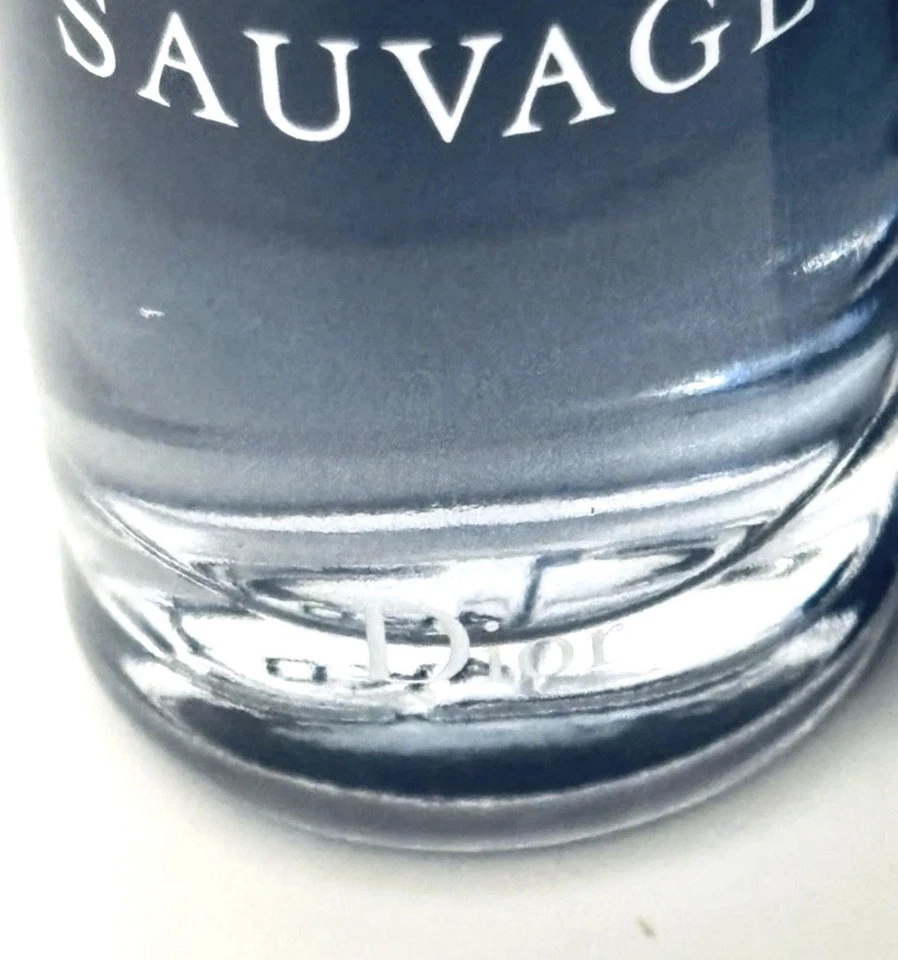 DIOR SAUVAGE EDT Masculino (Splash Travel Tamanho 10 ml/0,34 oz) Novo+ Cartão Dior - Imagem 3 de 3