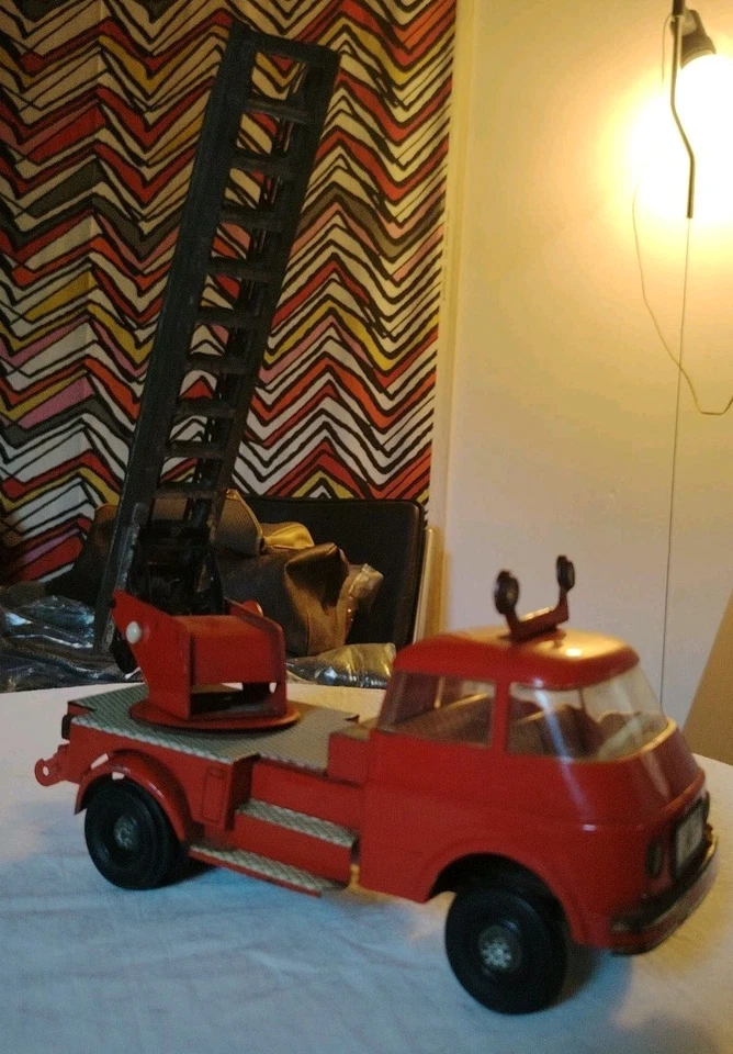 Raro CAMION DEI POMPIERI DI LATTA - MS GDR- tintoy - 29 cm - Immagine 4 di 4