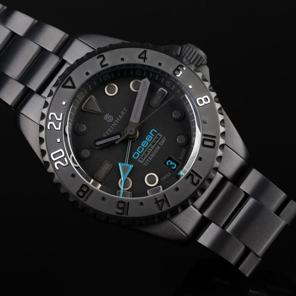 Steinhart Ocean 39 Titanium GMT Phantom Blue 106-1401 Auto Steinhart Ocean 39 Titanium GMT Phantom Blue 106-1401 Auto