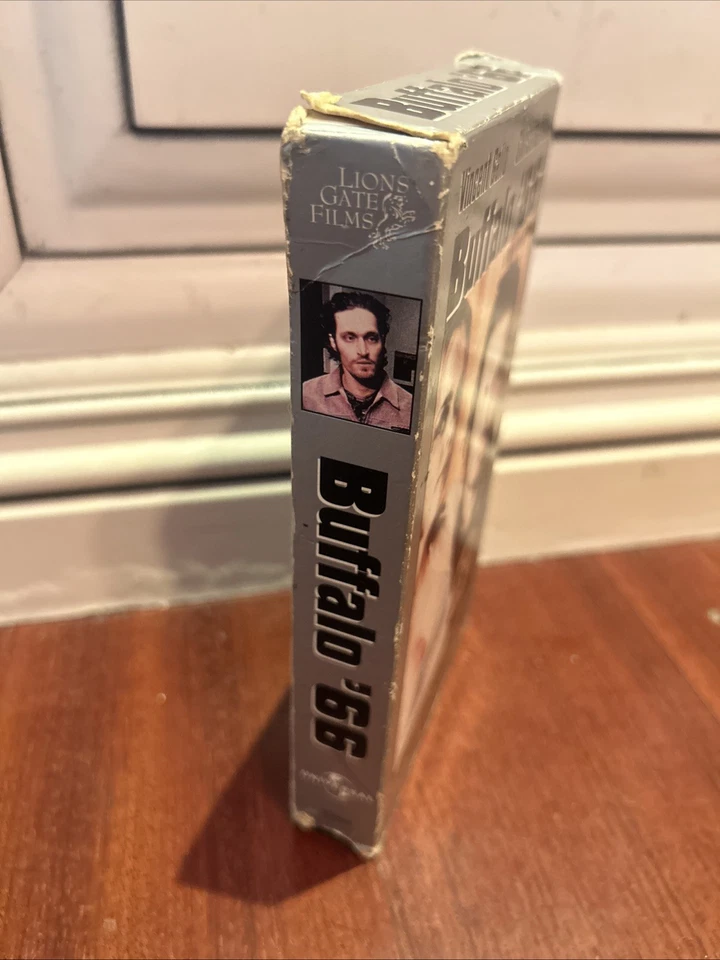 Buffalo ‘66 VHS 1999 Christina Ricci Vincent Gallo Film Fest Favorites - Imagem 4 de 4
