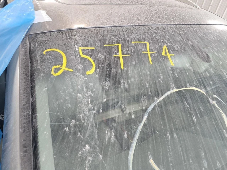 Compartimento de motor de caja de fusibles usado para Audi Q7 2015 SUV de 3,0 L OEM 646-10768 Foto 4 de 4