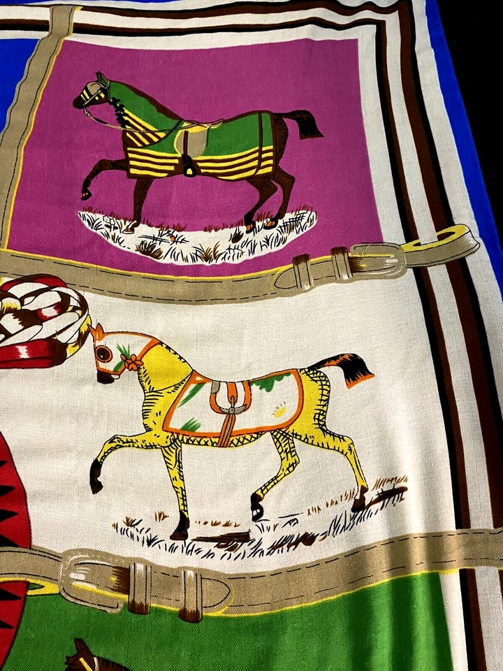 BUFANDA CHAL GRANDE ESTAMPADO ECUESTRE CABALLO VINTAGE PAREO COLORES VIBRANTES PRECIOSA Foto 3 de 4