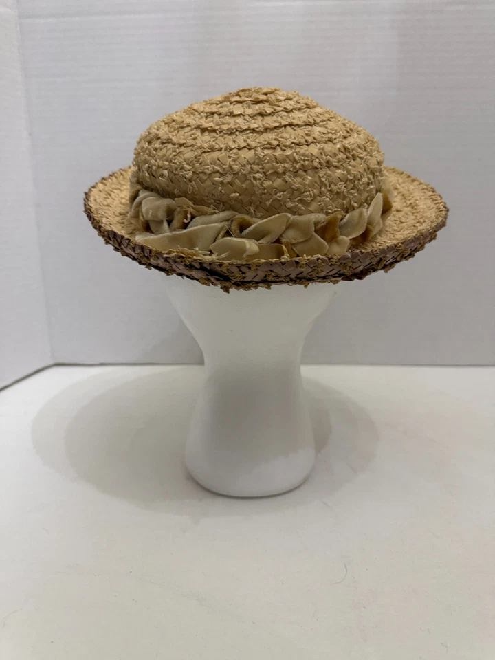 Sombrero para mujer vintage tejido de paja con cinta de terciopelo diseñado por Doris Foto 4 de 4