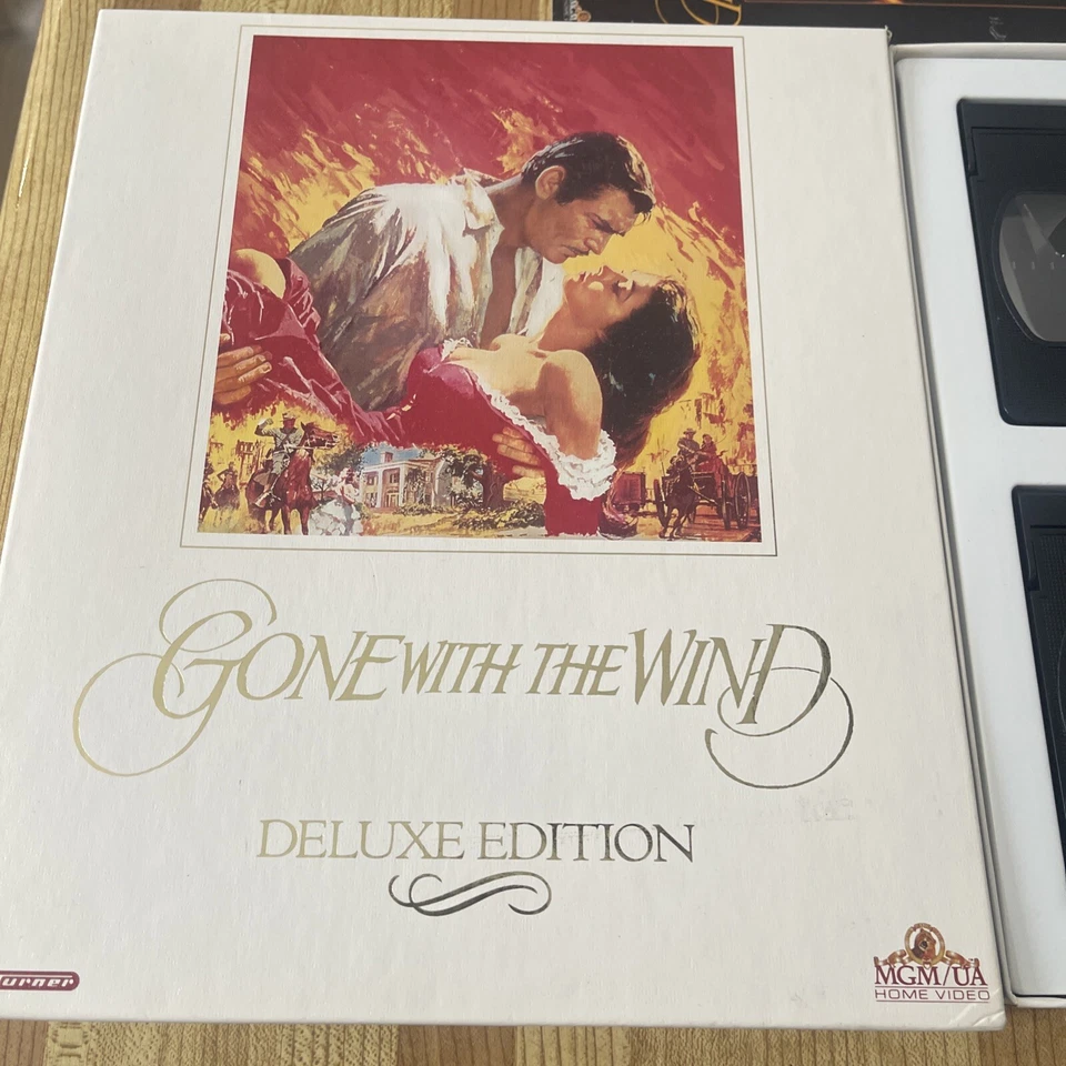 Gone With the Wind - Deluxe Edition - 2 VHS tape set - Image 3 of 4