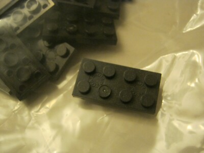 Mega Bloks Halo (16)  Dark Gray With Gold Speckles 2x4 Plates.(021-4)