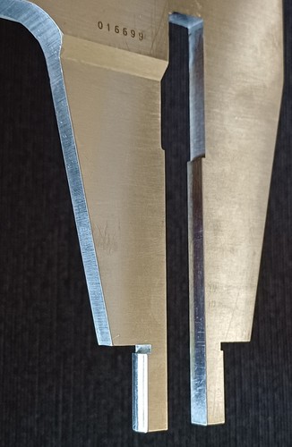Mitutoyo 24 Inch Vernier Caliper - Picture 7 of 9