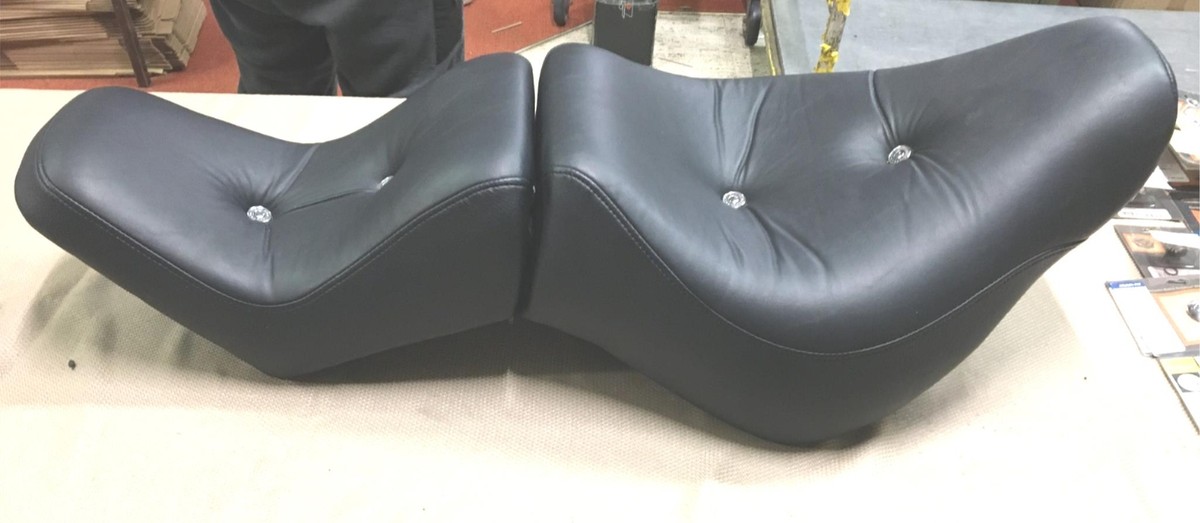 2007-2010 OEM Harley Softail Custom Fxstc King Queen Camel Back