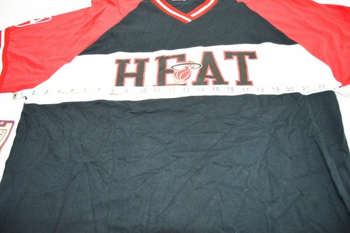 Camiseta Mitchell & Ness Miami Heat para Hombre Ringer Cuello en V Negra Roja Talla XL Nueva con Etiquetas - Imagen 12 de 12