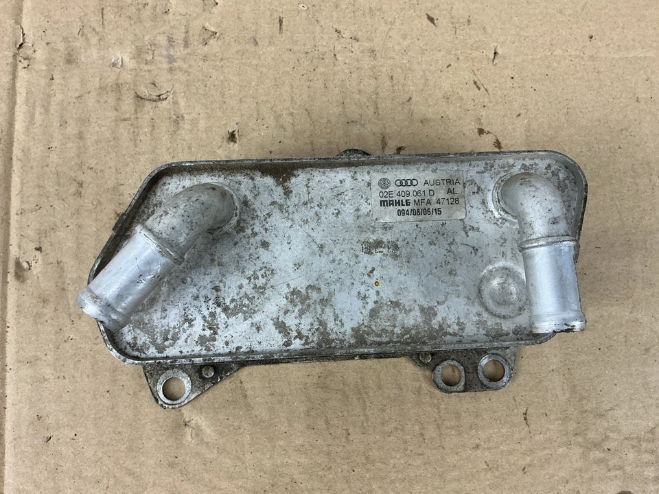 Enfriador de aceite de motor Audi A3 2015-2020 OEM Foto 2 de 4