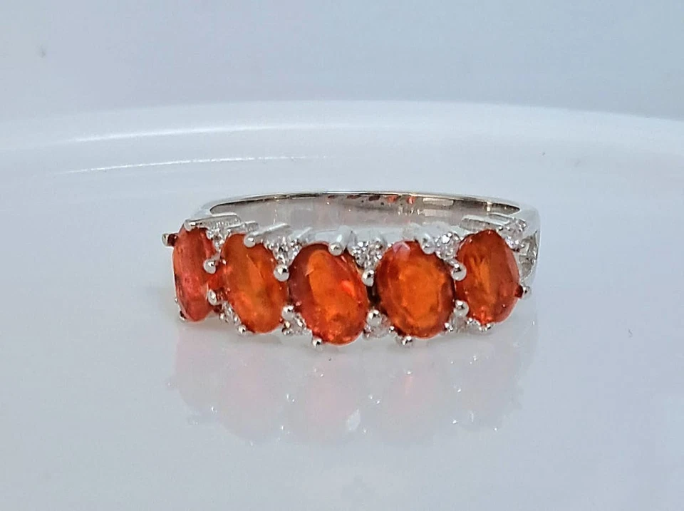 Anello cinque pietre opale di fuoco naturale platino oltre argento sterling... - Immagine 3 di 4