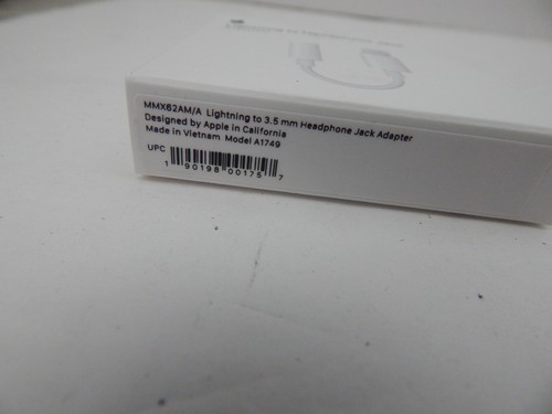 Apple MMX62AM/A 3.5mm Audio Adapter New - Picture 3 of 3