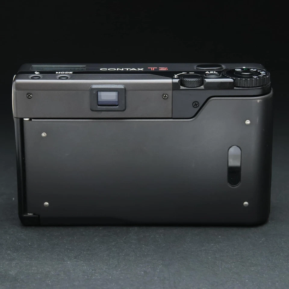 Contax T3 Titanium Black analoge Kompaktkamera #92 - Bild 4 von 4