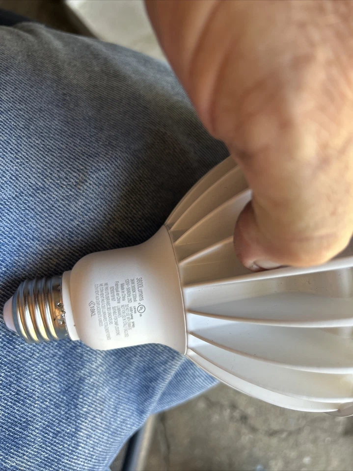 Philips 36 watt Par38 LED/DEL Bright White - Image 4 of 4