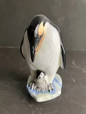 Halcyon Days English Enamel Penguin and Chick Bonbonniere