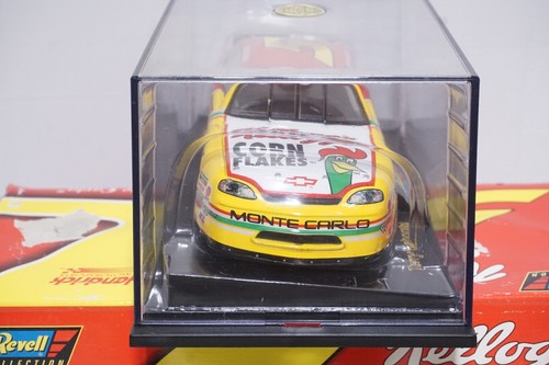 revell Collectibles 1:24 Montecarlo Kellogg’s corn flakes 1997 nascar pressofuso - Foto 3 di 8