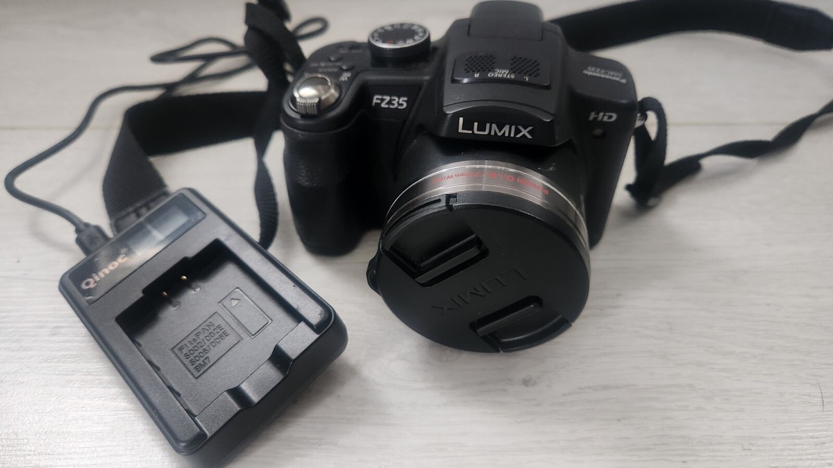 Panasonic LUMIX DMC-FZ35/38 12 Megapixels Digital Camera Black