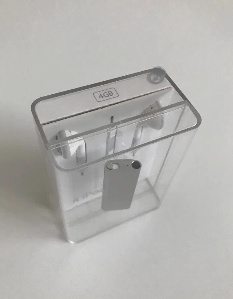 New Sealed Old Stock Apple iPod Shuffle 3rd Generation Stainless Steel 2009 - Image 3 of 4