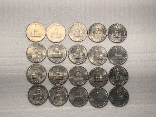One Pair ( P&D) Kennedy Bicentennial Half Dollars Gold Toned. - Picture 6 of 11