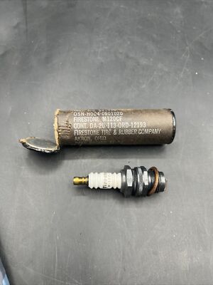 VINTAGE FORD CHEVY DODGE  FIRESTONE   7/8''  18 THREAD SPARK PLUG  NOS