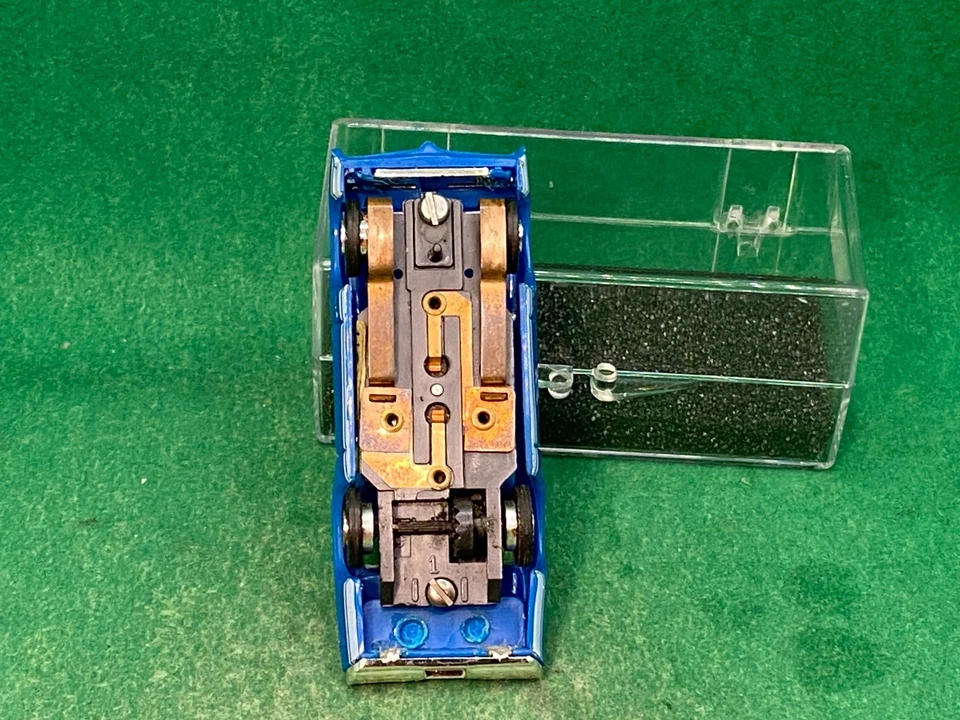 MODELO ORIGINAL MOTORING '69 ROYAL BOBCAT GTO, AZUL/BLANCO, CHASIS FUNCIONANDO, SUPER Foto 4 de 4