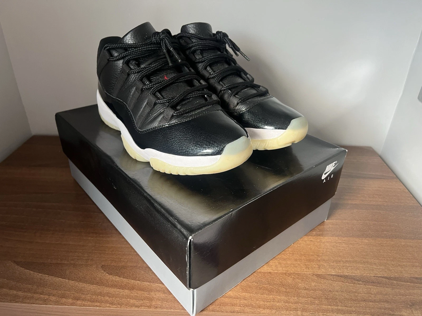 Air Jordan 11 Retro Low '72 10' UK taglia 11 usate ma in ottime condizioni con scatola originale