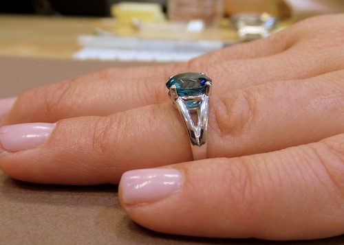 ANILLO DE COMPROMISO DE TOPACIO AZUL Y 18K WG LONDRES TOPACIO AZUL 3.29 CT CALIDAD SUPERIOR - Imagen 7 de 7