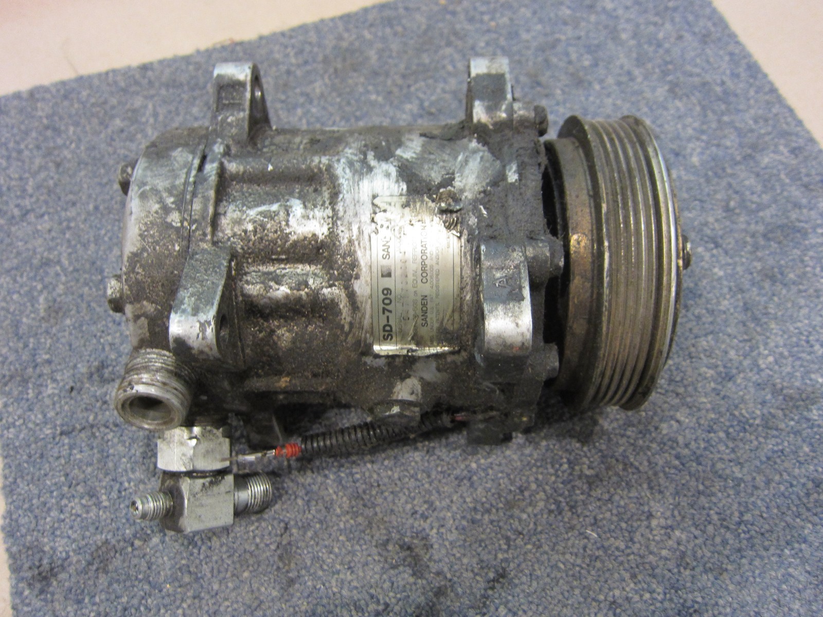 Ferrari 348 355 Mondial T  AC Compressor Part# 157355