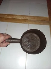 ANTIQUE UNIQUE GRUBBY PRIMITIVE TIN METAL  SIDE HANDLE VINTAGE SCOOP CUP STYLE.