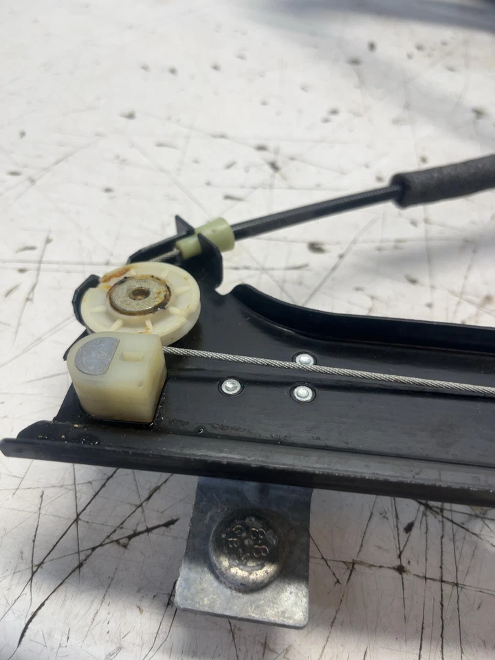 00-06 GMC YUKON XL 1500 Rear Regulator LeftElectric Lh Lh Foto 2 de 4