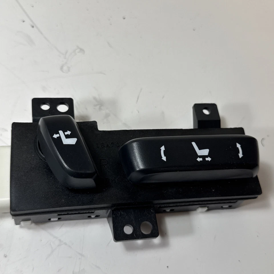 2018 LEXUS IS300 FRONT RIGHT SIDE SEAT ADJUSTMENT CONTROL SWITCH OEM - Image 2 of 4