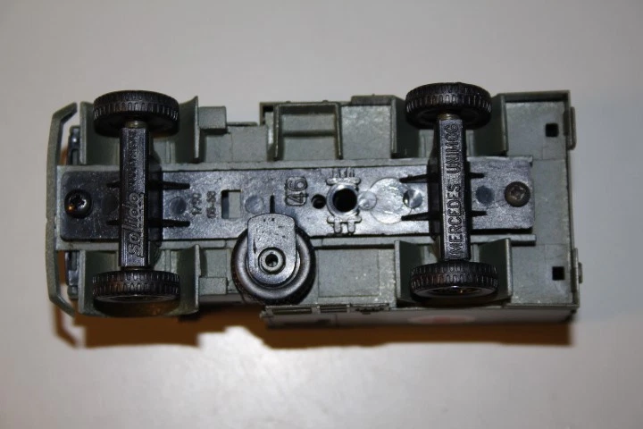 MERCEDES UNIMOG Ambulance (Militaire Solido) 1/43 - Photo 4/4