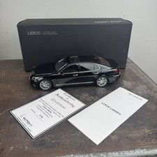 LEXUS LS600hL 1:18 Die-cast Model Car BLACK - AutoArt Signature