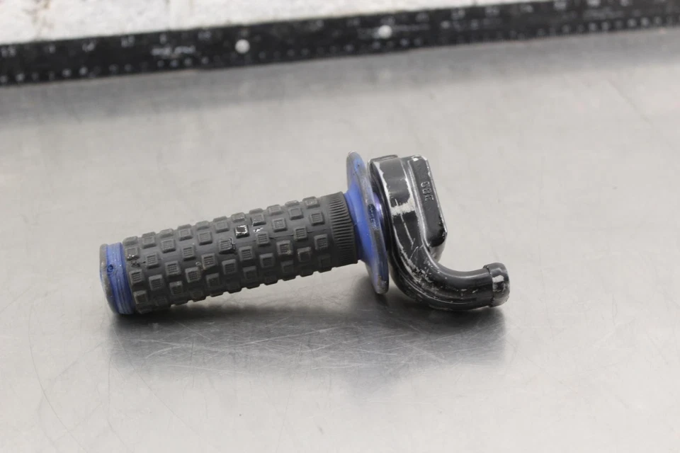 Yamaha YZ250F 2002 empuñadura del acelerador derecho O920 Foto 3 de 4