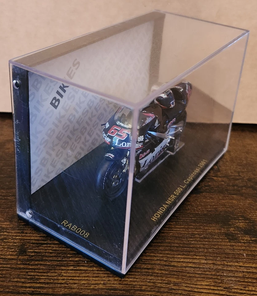 Ixo 1/24 Scale Motorcycle RAB008 Honda NSR 500 L. Capirossi 2001 - Image 3 of 4